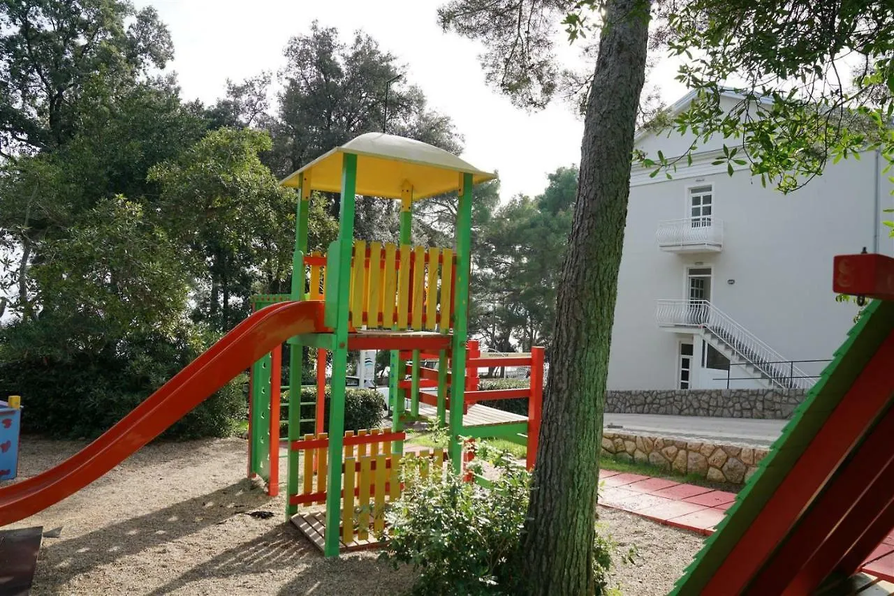 Sesar Apartments Krk - No. 1 Iva Krk Town Croazia