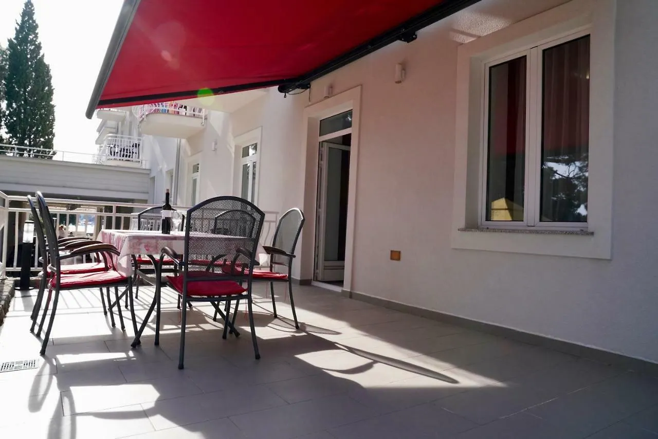 Sesar Apartments Krk - No. 1 Iva Krk Town Croazia