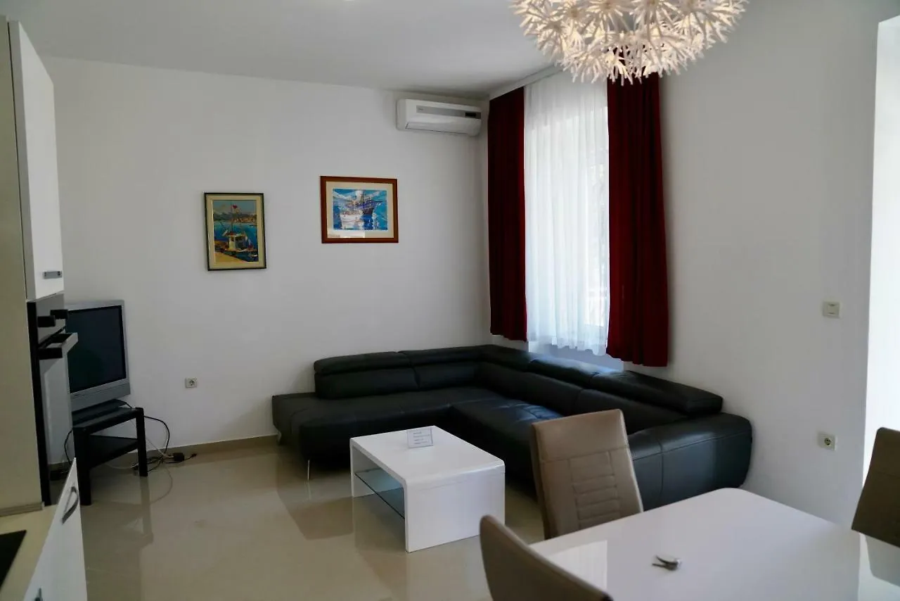 Sesar Apartments Krk - No. 1 Iva Krk Town Croazia